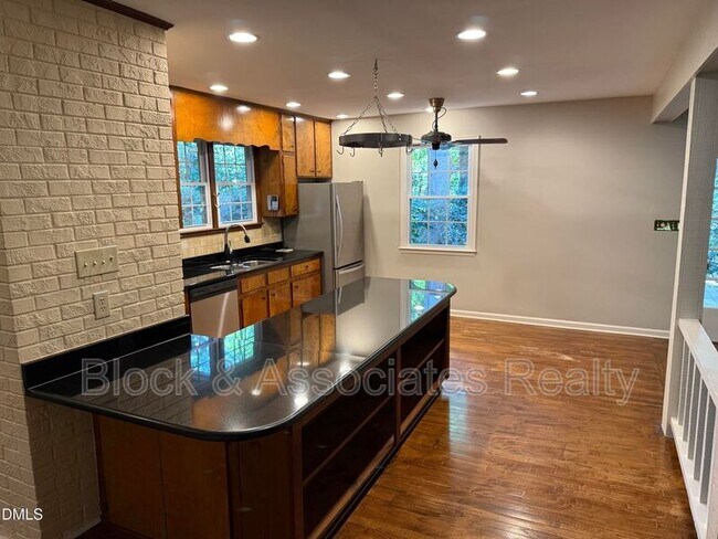 Foto del edificio - 120 Keeter Cir