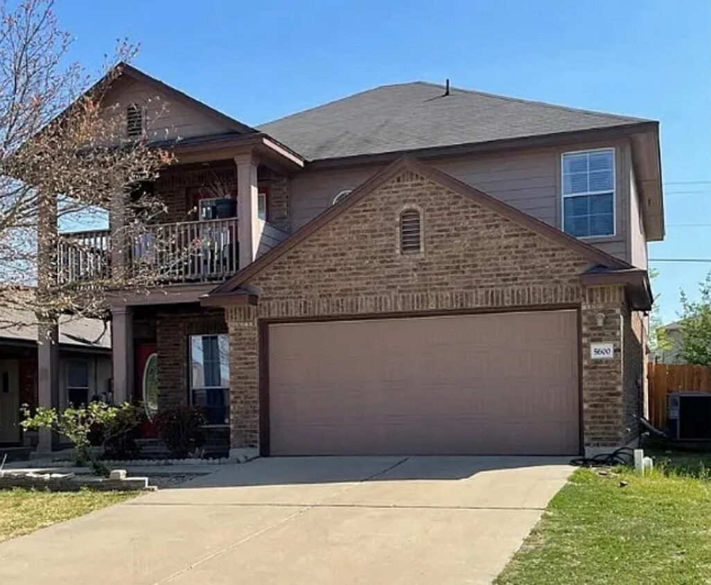 Foto principal - 5600 Lions Gate Ln