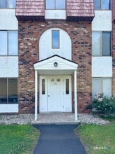 Building Photo - 95 Woodsedge Dr