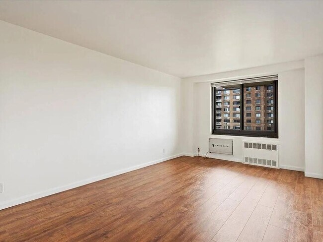 Foto del edificio - 185 Hall St