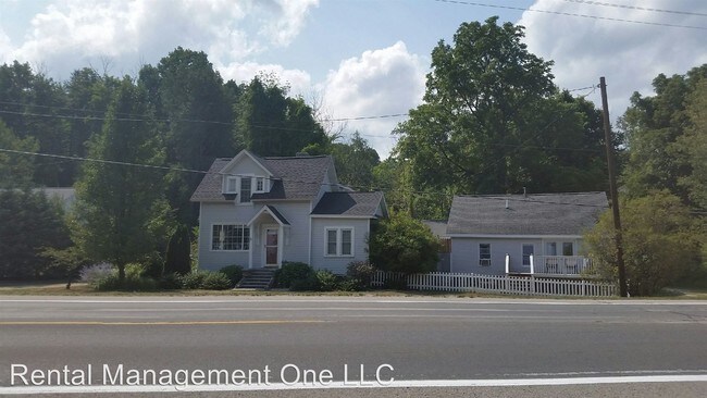 Foto del edificio - 10878 S W Bay Shore Dr