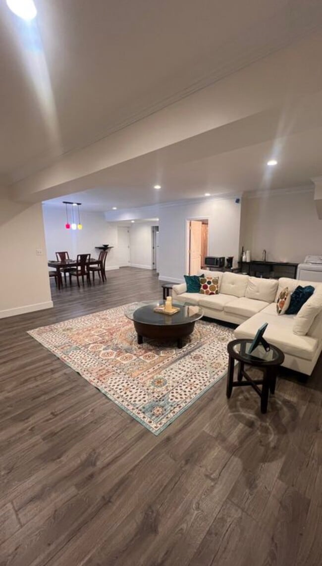 Building Photo - 5976 Maxfield Ct