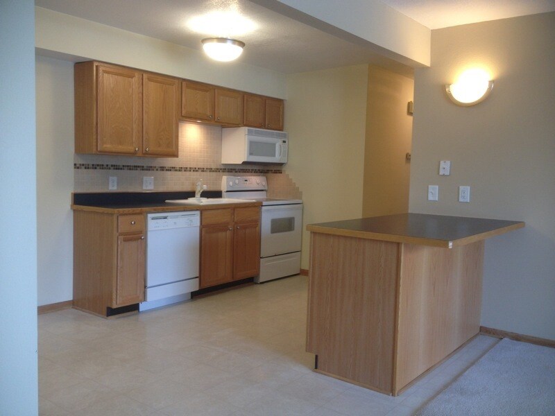 Primary Photo - 1211 Highland Ave