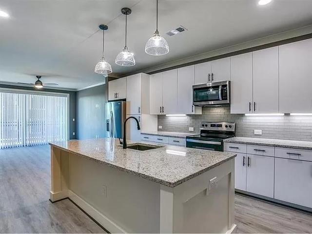 Foto del edificio - 3517 Windhaven Pkwy