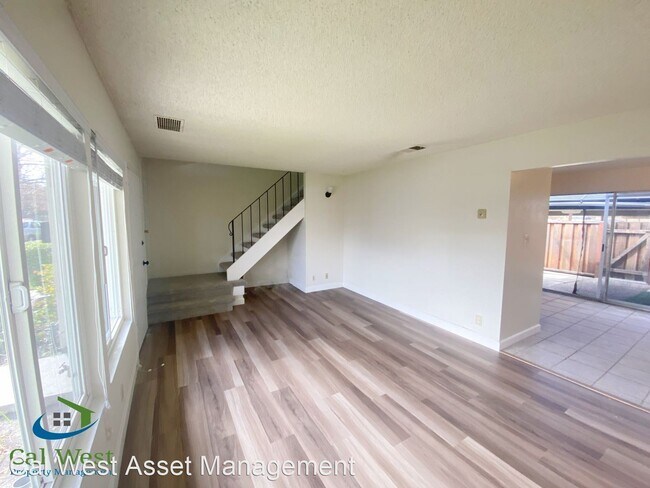 Building Photo - 3 br, 1.5 bath House - 5543 Don Juan Circle