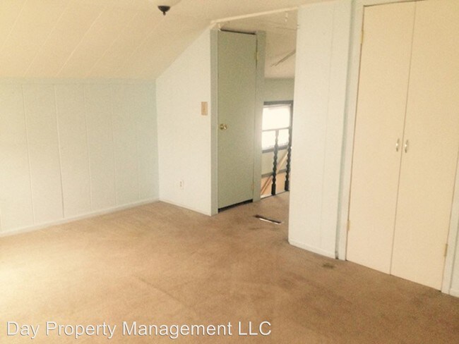 Foto del edificio - 3 br, 1 bath Apartment - 312 N Division St.