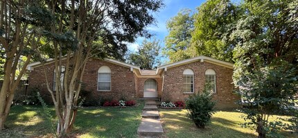 Building Photo - 4335 Hallview Dr
