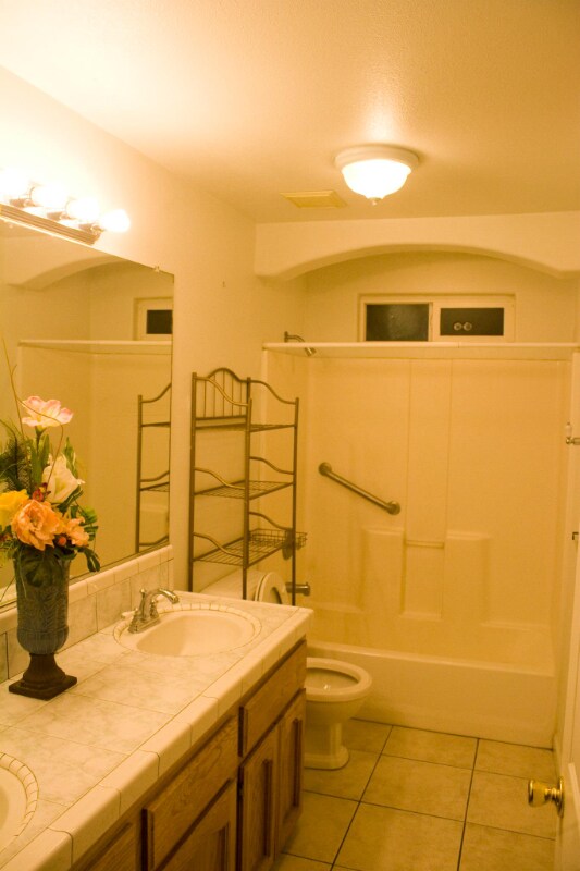 Building Photo - 124 E Main St