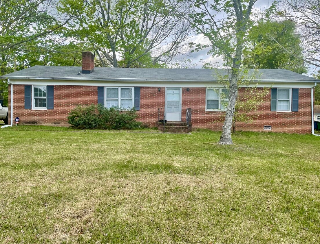 301 Greenbriar Dr, Stallings, NC 28104 House Rental in Stallings, NC