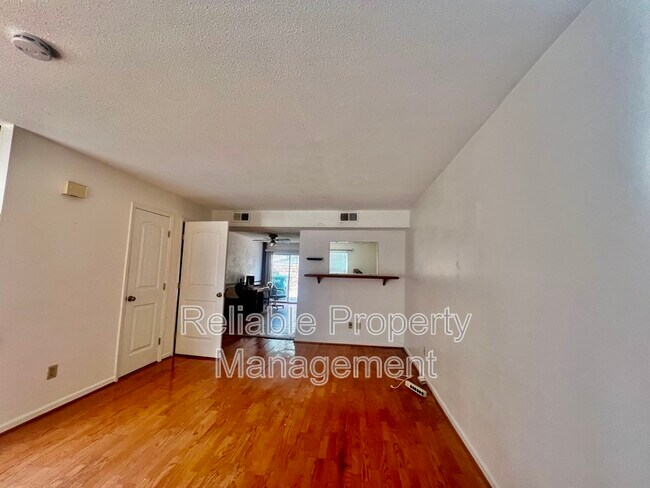 Building Photo - 1118 Nottingham Cir