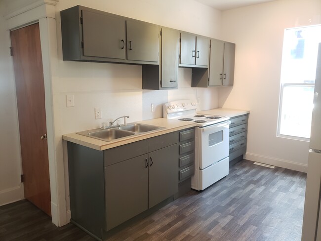 Foto del edificio - 255 Elmwood Ave