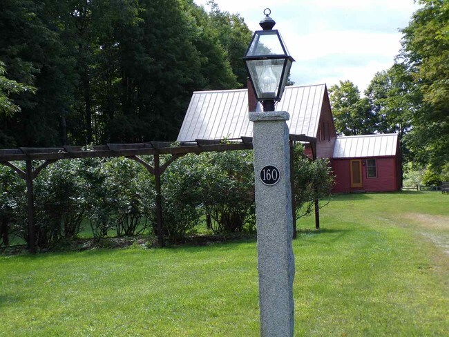 Foto del edificio - 160 Lynn Hill Rd
