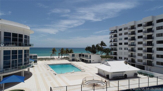 Building Photo - 5445 Collins Ave