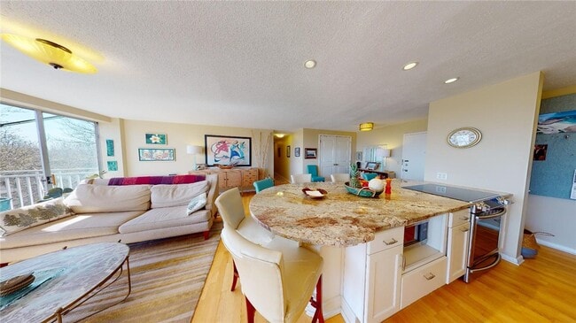 Building Photo - 1400 East Ave