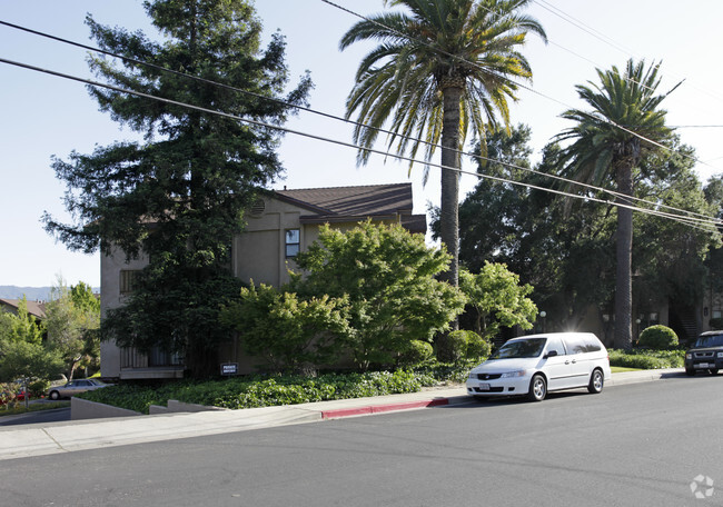 Building Photo - Alisal Oaks Apartments