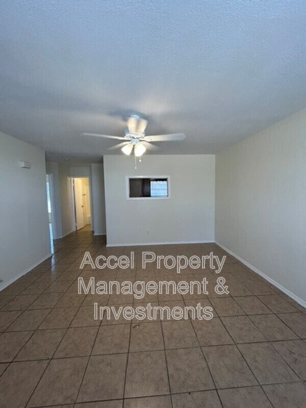Foto del edificio - 2409 Gumwood Ave W