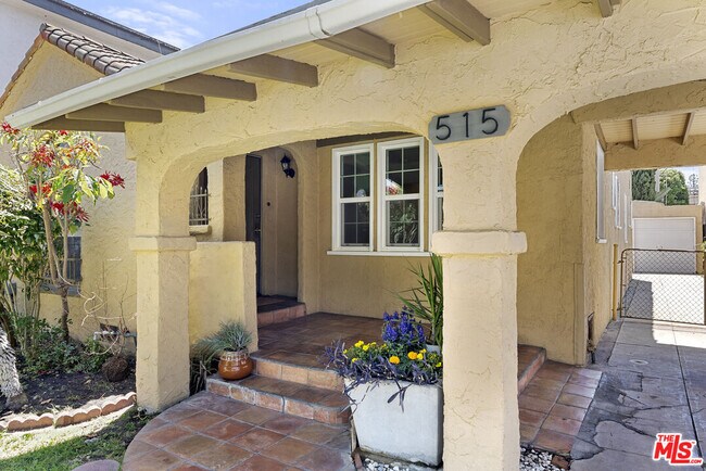 Building Photo - 515 N Kings Rd