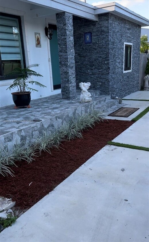 Foto principal - 14900 NW 9th Ct