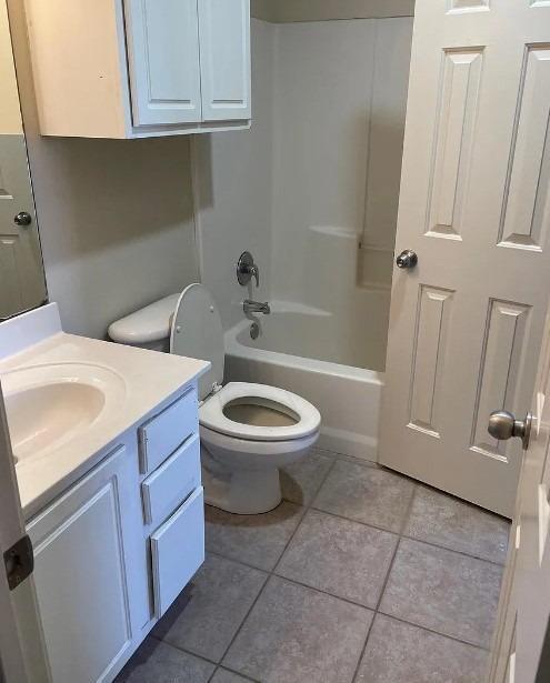 Building Photo - 802 N Englewood Ave