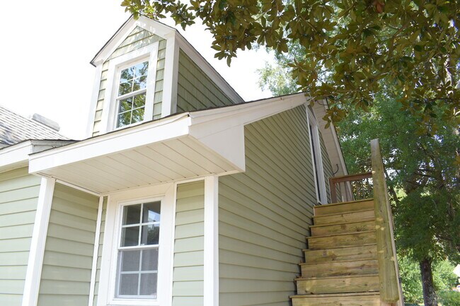 Building Photo - 2031 Chestnut St