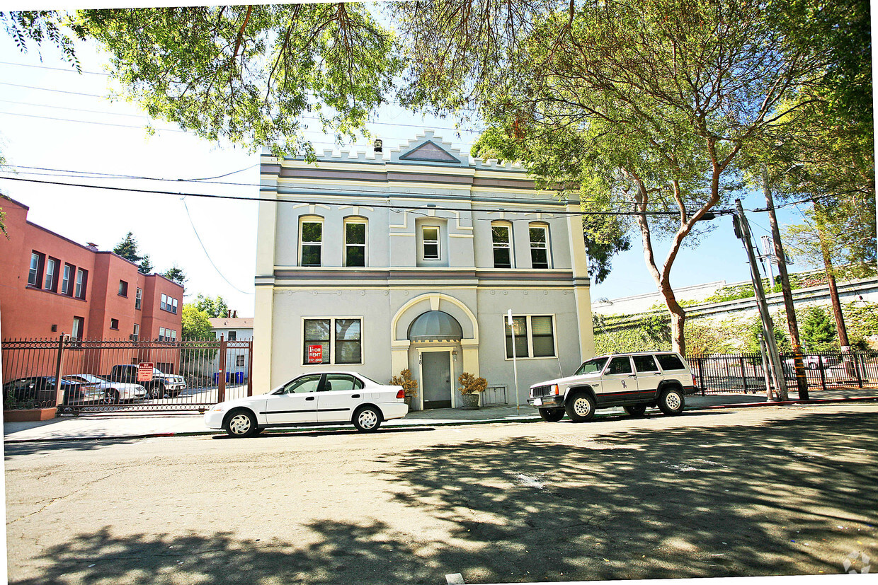 Foto del edificio - 18 Washington Ave