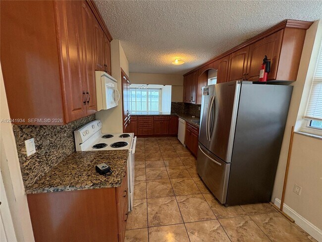 Foto del edificio - 1075 NE Miami Gardens Dr