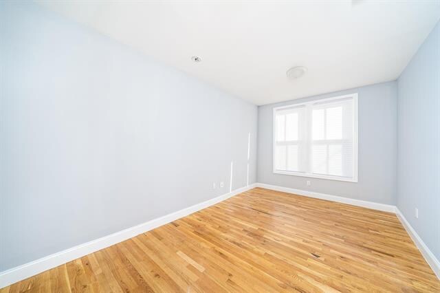 Building Photo - 348 8th St