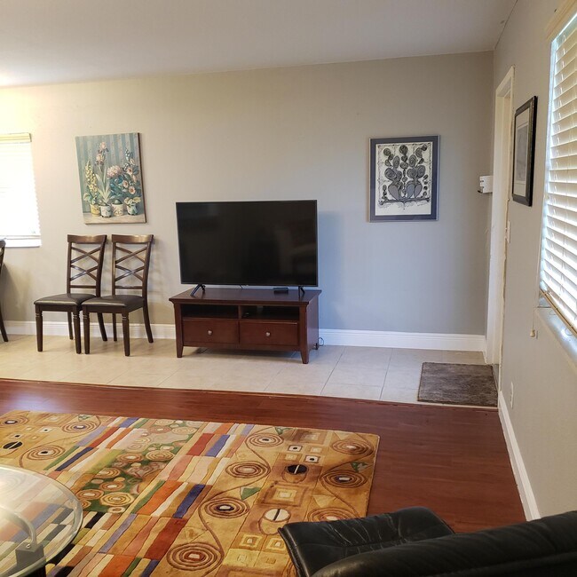 Building Photo - 346 Flanders Dr