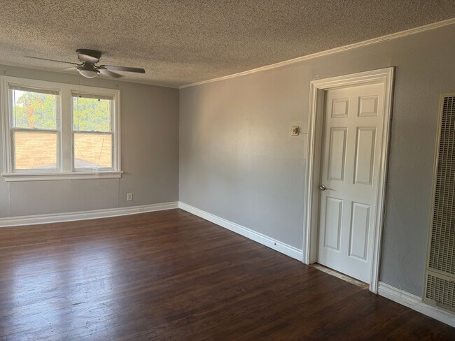 Photo - 1117 NW 38th St (Oklahoma City, OK) Apartment