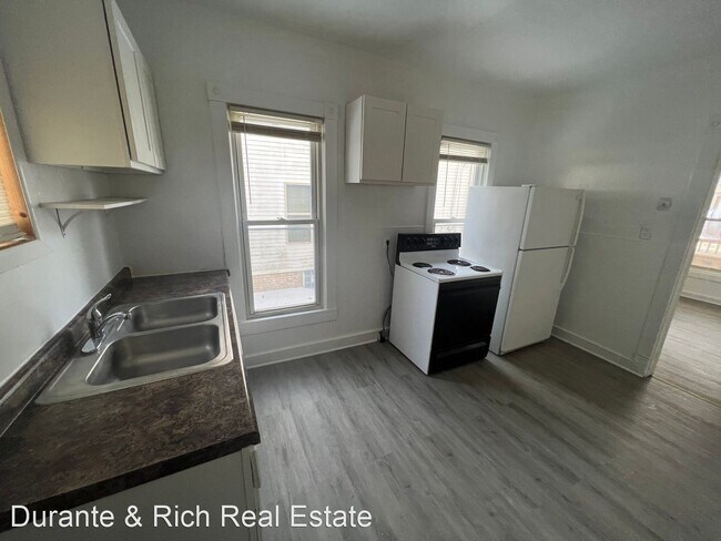 Building Photo - 2 br, 1 bath House - 413 Parkview Drive Lower