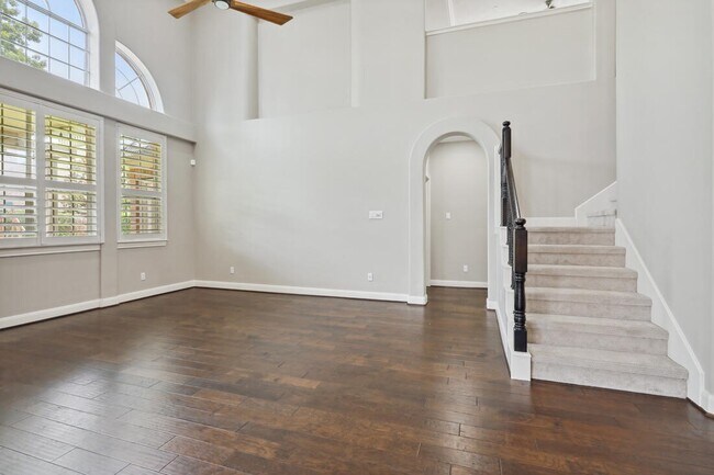 Building Photo - 5819 Santa Fe Springs Dr