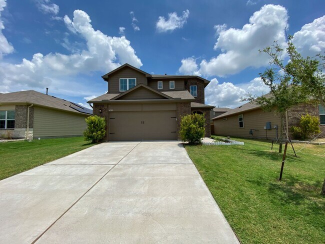Foto del edificio - Stylish Southeast Austin Two-Story with Open Living, Modern Kitchen, and Flexible Spaces