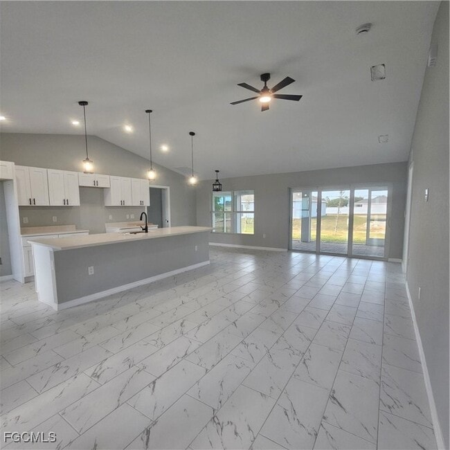 Building Photo - 3610 NE 12th Ave