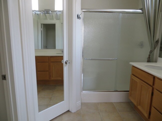Foto del edificio - Spotless townhome in Pelagos Carmel Valley!