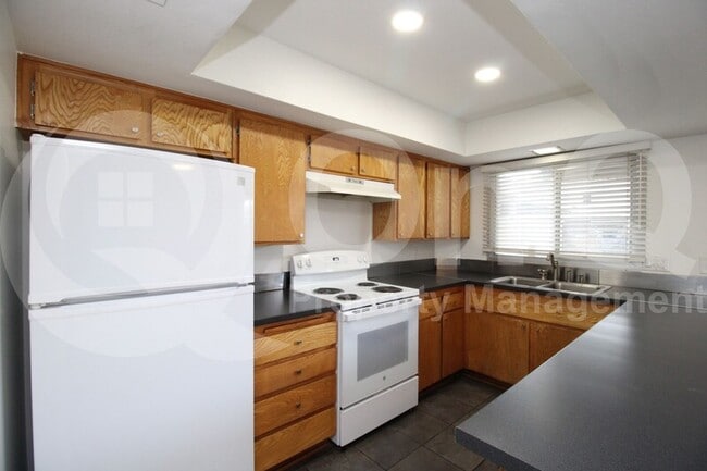Building Photo - 4526 N 15th Ave