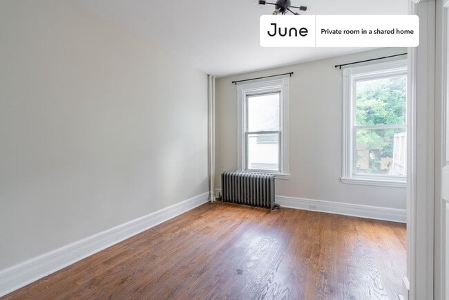 Foto del edificio - Room in Shared 3 bed/1.5 bath home