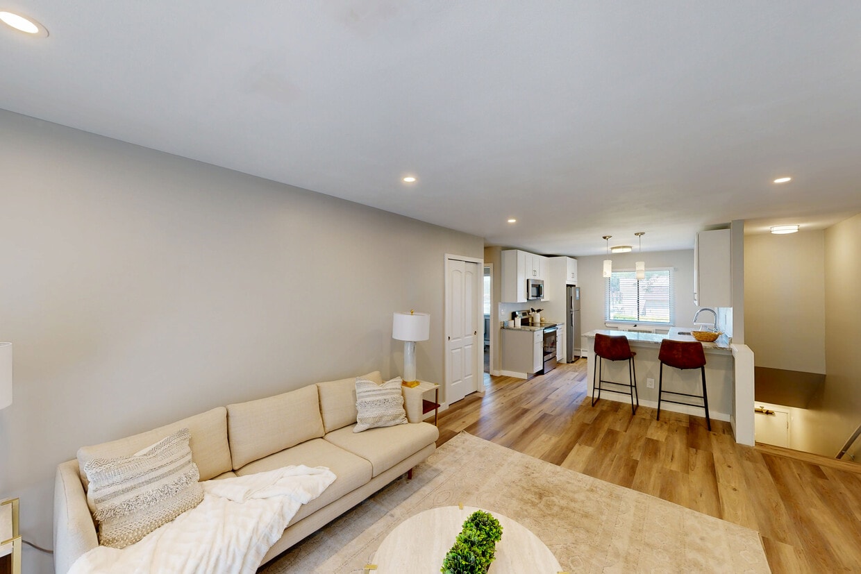 Photo - Renaissance Bay Apartments