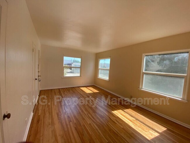 Foto del edificio - 228 E Maple St