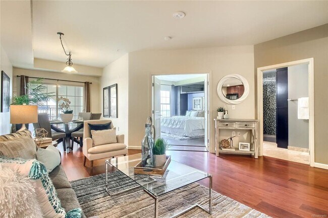 Foto del edificio - 925 N Lincoln St