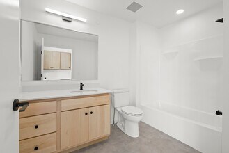 Studio S3 Model Bathroom - The Common Place Apartments