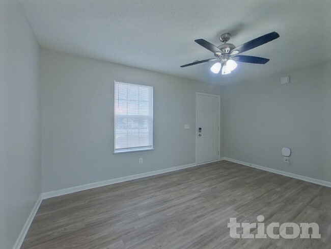 Foto del edificio - 19 Sterling Ridge Ct