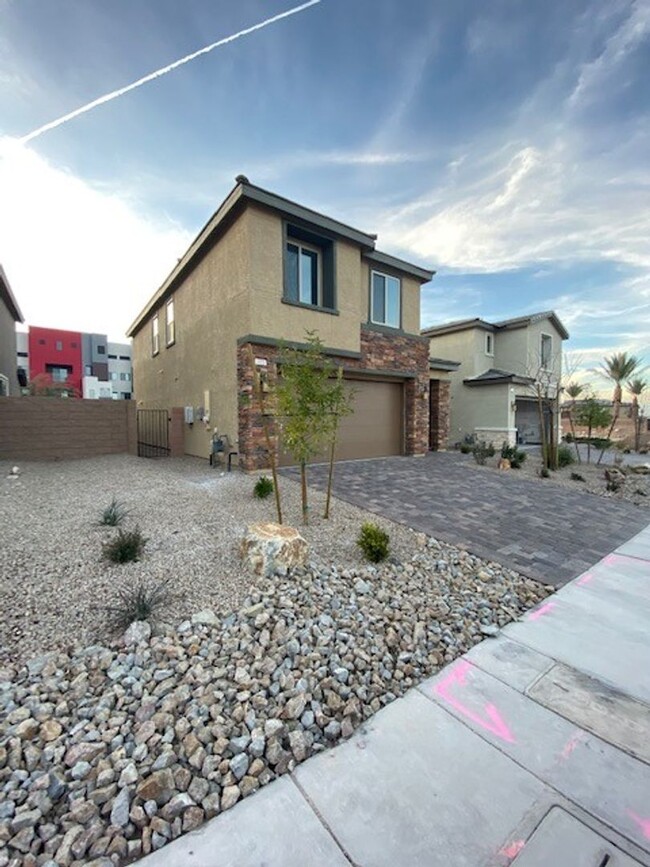 Building Photo - CHARMING 3BEDROOM HOME IN GATED COMMUNITY ...