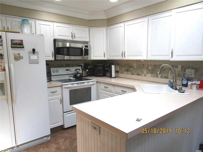 Building Photo - 4 Briar Path