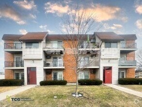 Building Photo - 2406 Marquette Rd
