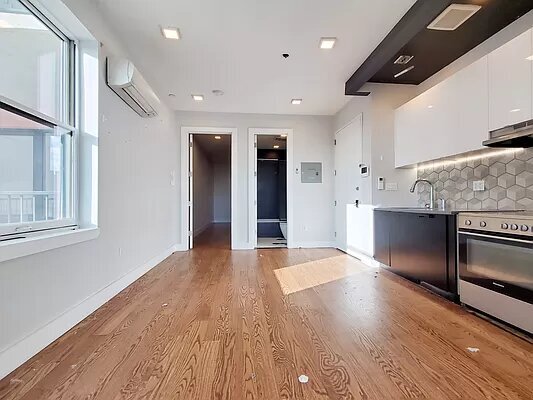 Building Photo - 2734 Snyder Ave