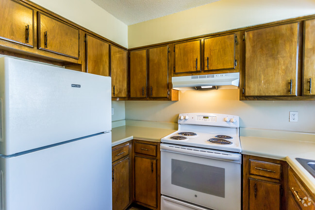 Kitchen - Collier Village Apartments