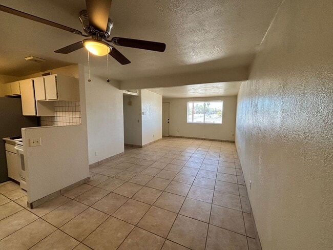 Building Photo - 7431 E Desert Aire Dr