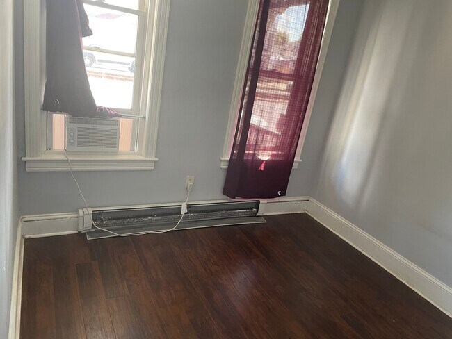 Foto del edificio - 323 E Broad St