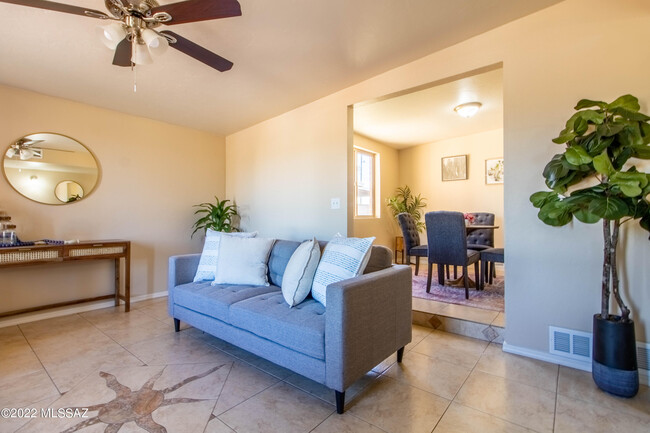 Building Photo - 926 S Camino Seco