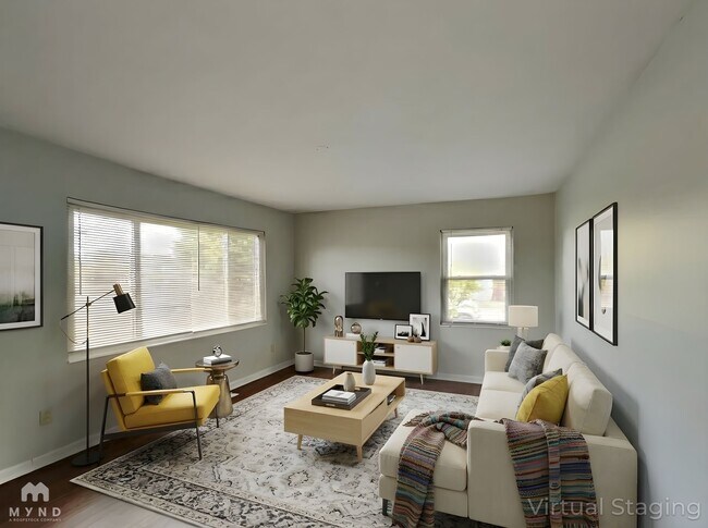 Building Photo - 617 5th Way